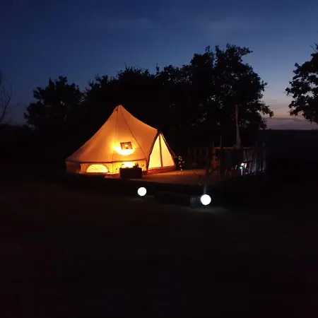Camping La Petite Houmee Curzay-sur-Vonne Exterior foto